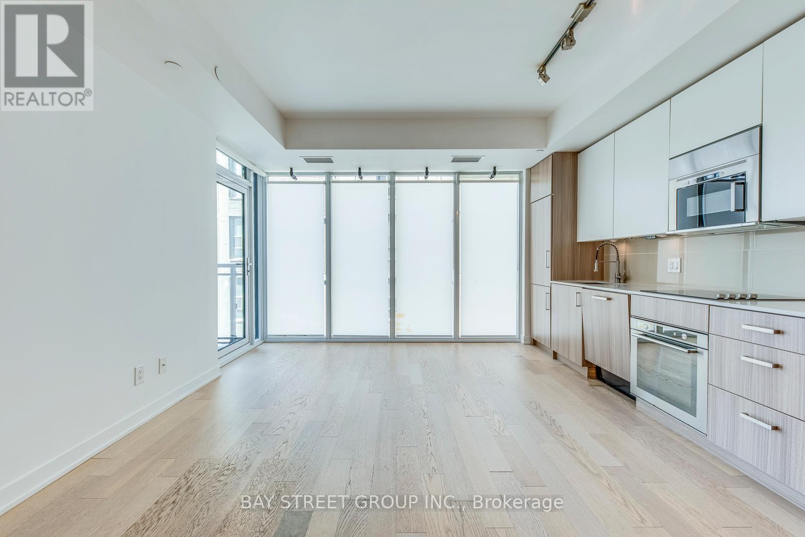 1601 - 17 Dundonald Street, Toronto, ON - Indoor