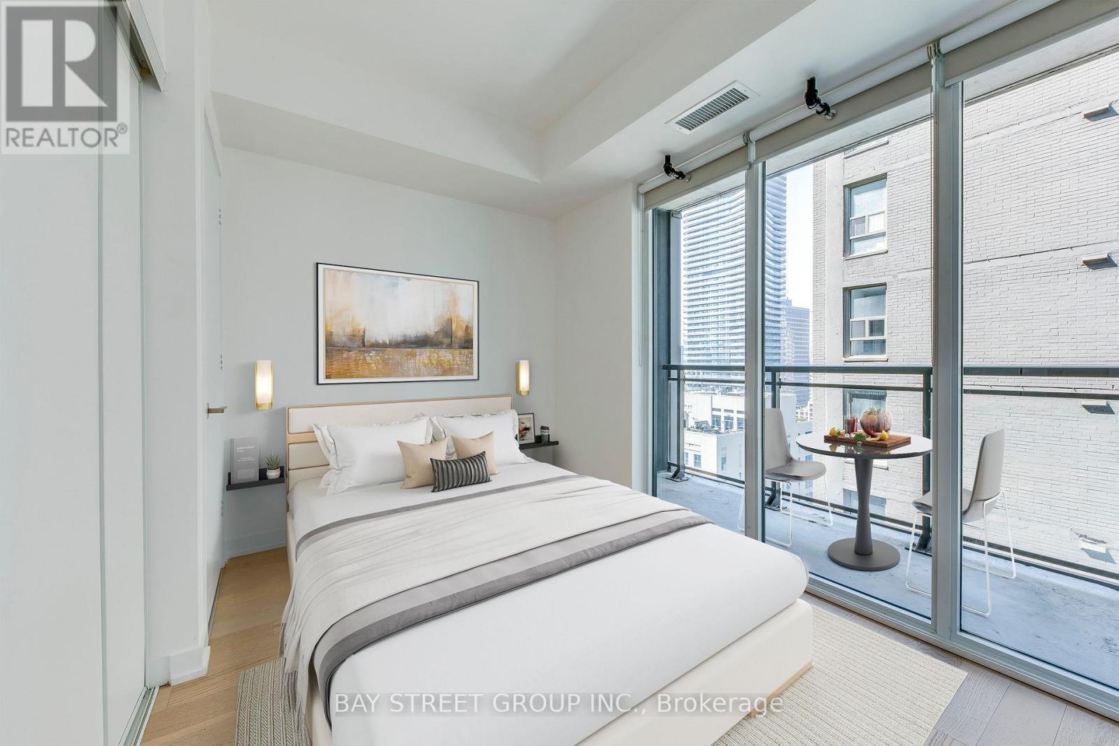 1601 - 17 Dundonald Street, Toronto, ON - Indoor Photo Showing Bedroom