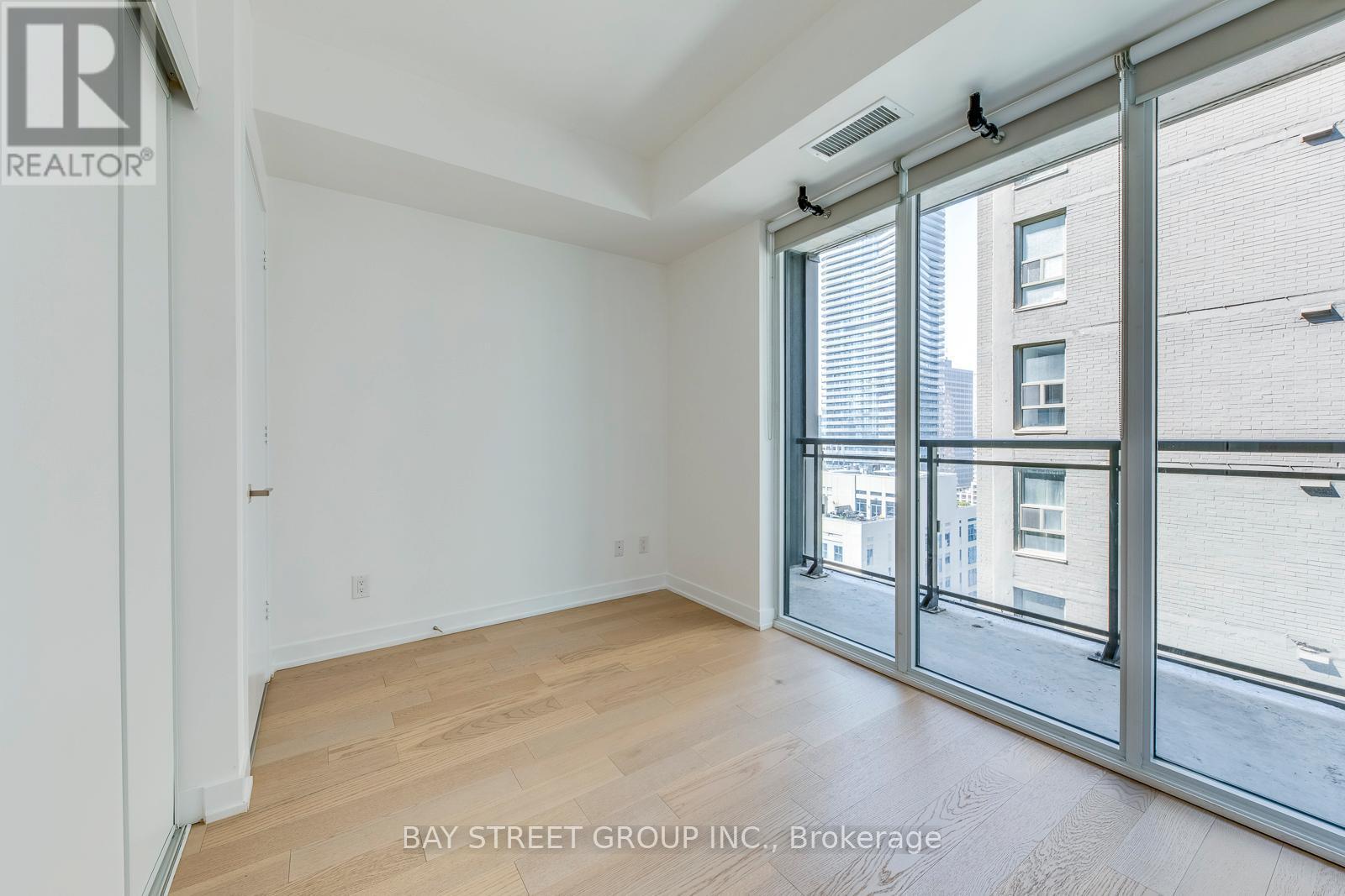 1601 - 17 Dundonald Street, Toronto, ON - Indoor Photo Showing Other Room