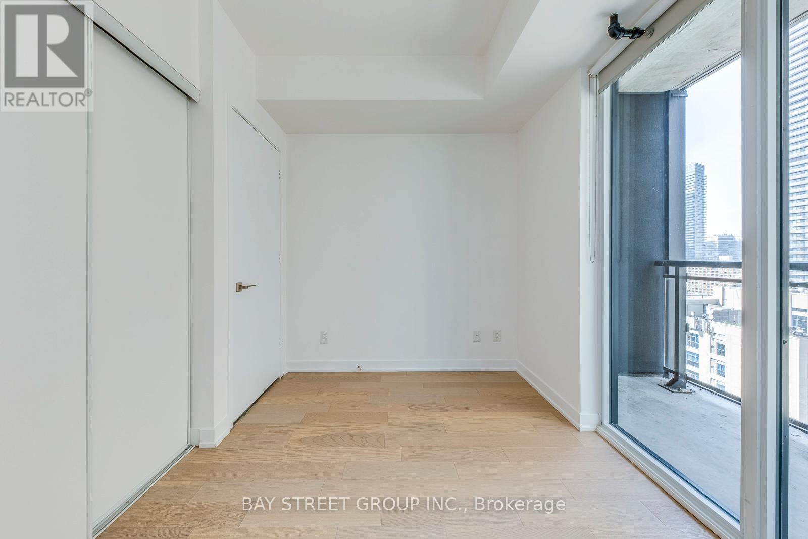 1601 - 17 Dundonald Street, Toronto, ON - Indoor Photo Showing Other Room