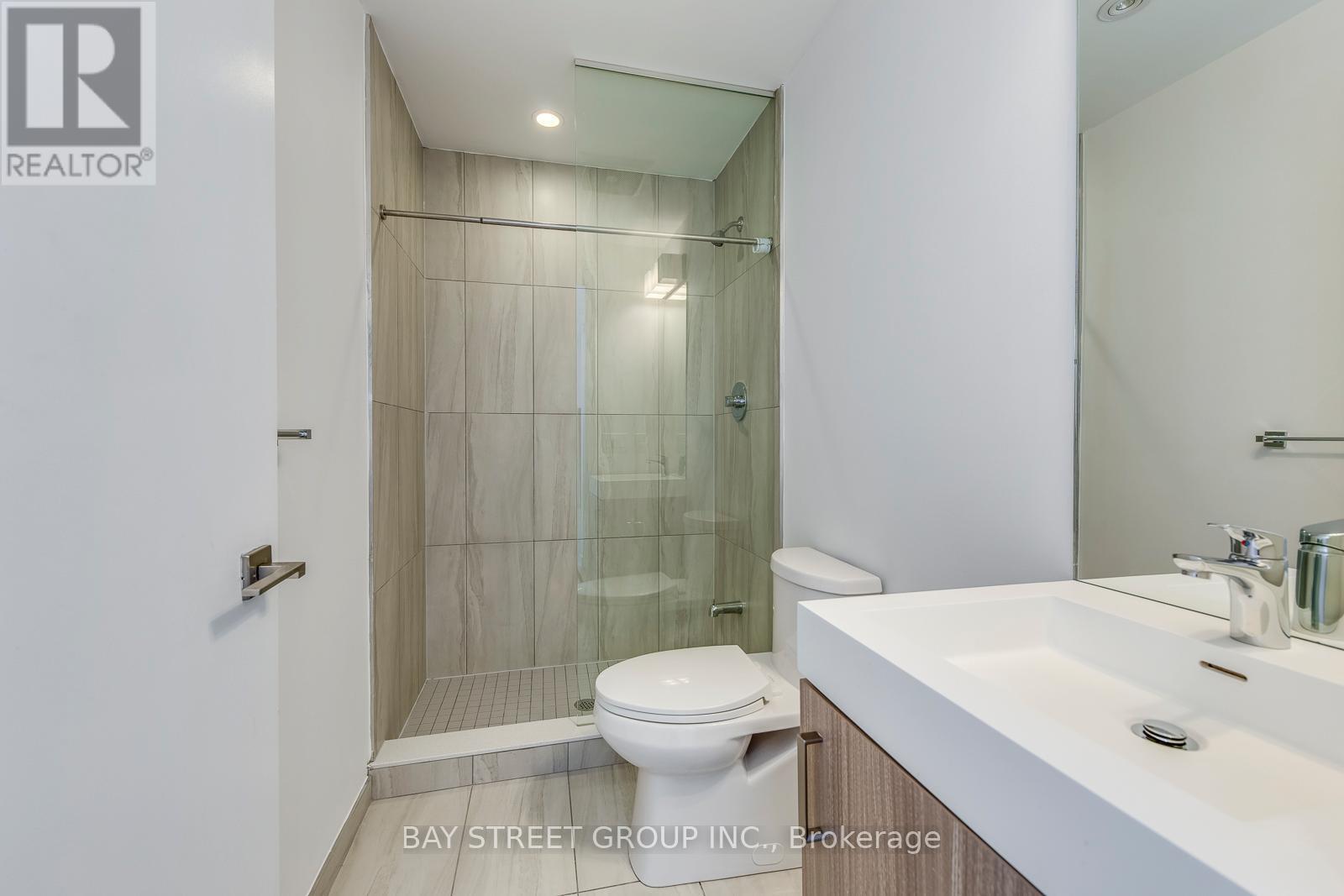 1601 - 17 Dundonald Street, Toronto, ON - Indoor Photo Showing Bathroom
