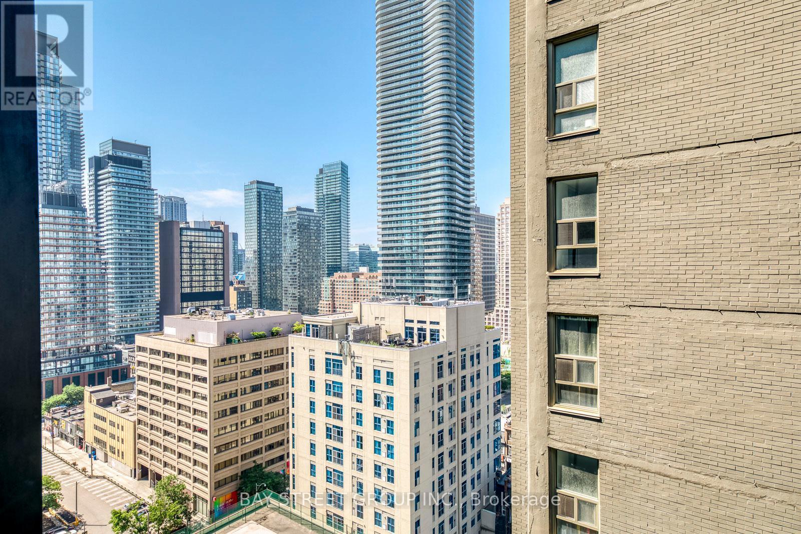 1601 - 17 Dundonald Street, Toronto, ON - Outdoor With Facade