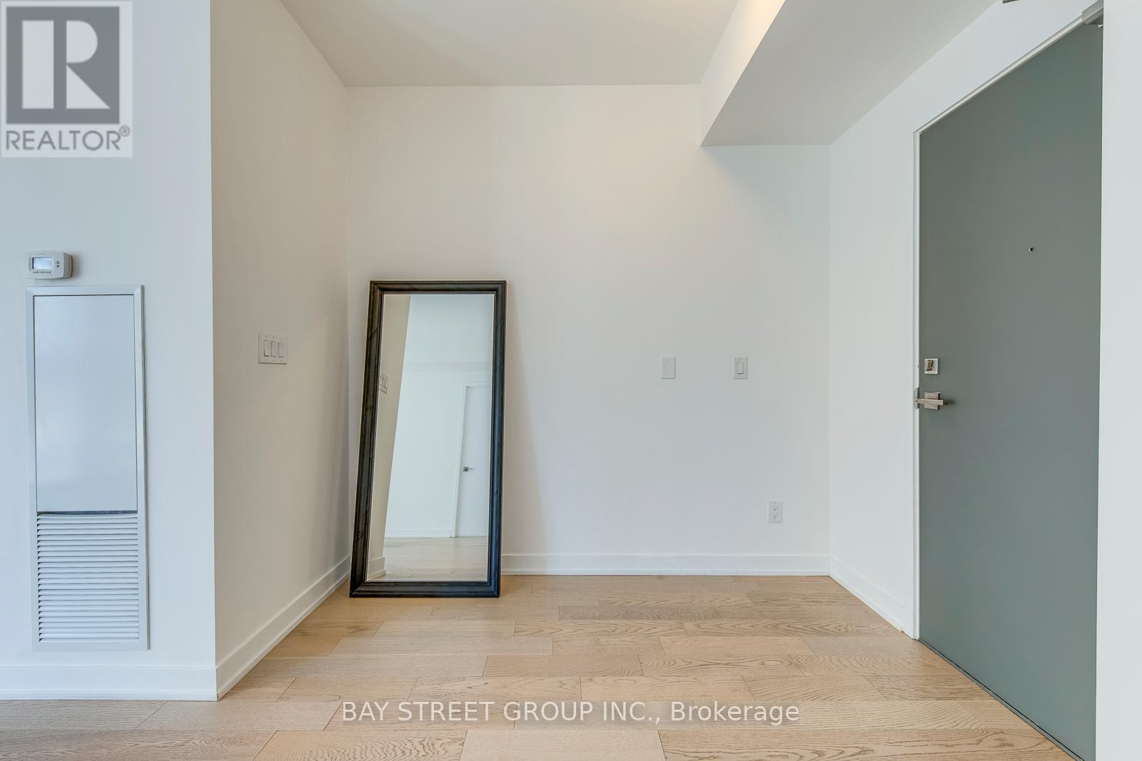 1601 - 17 Dundonald Street, Toronto, ON - Indoor Photo Showing Other Room