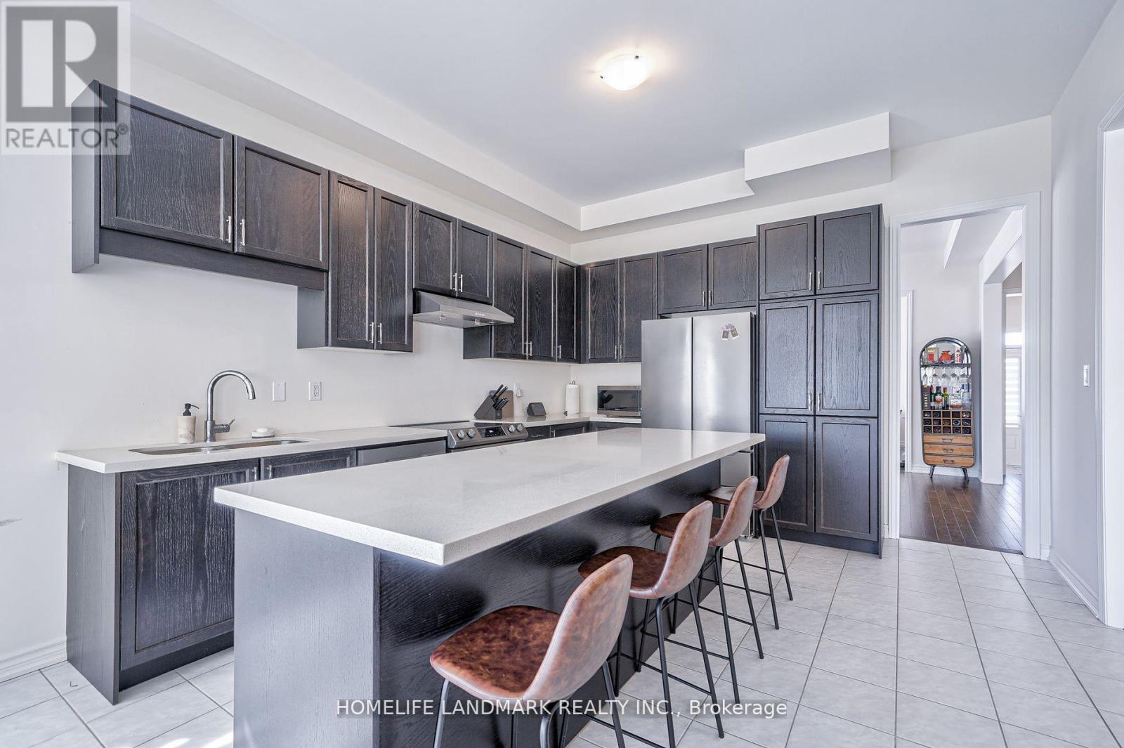 329 Danny Wheeler Boulevard, Georgina, ON - Indoor Photo Showing Kitchen