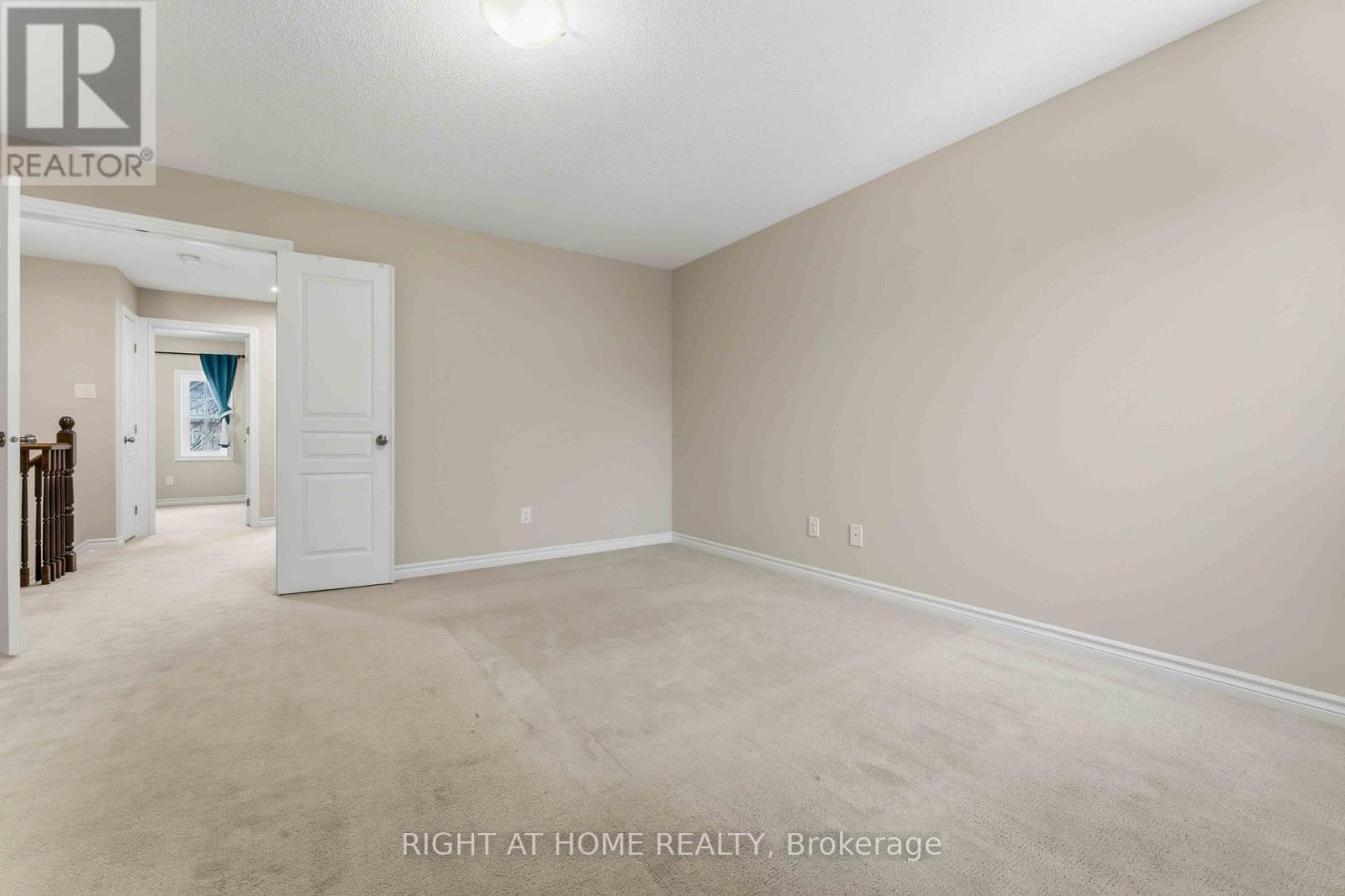 359 Kingbrook Drive, Ottawa, ON - Indoor Photo Showing Other Room