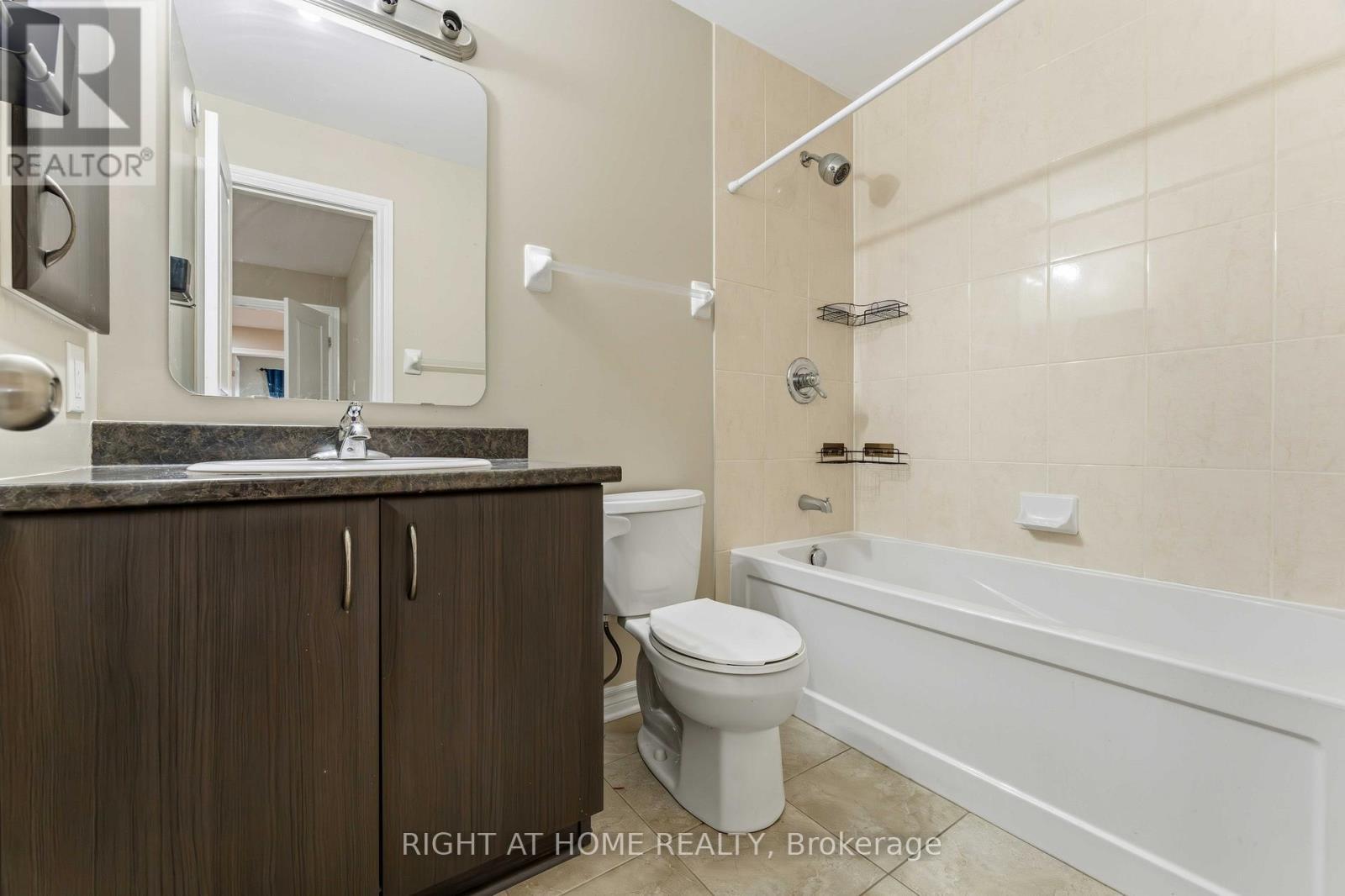 359 Kingbrook Drive, Ottawa, ON - Indoor Photo Showing Bathroom
