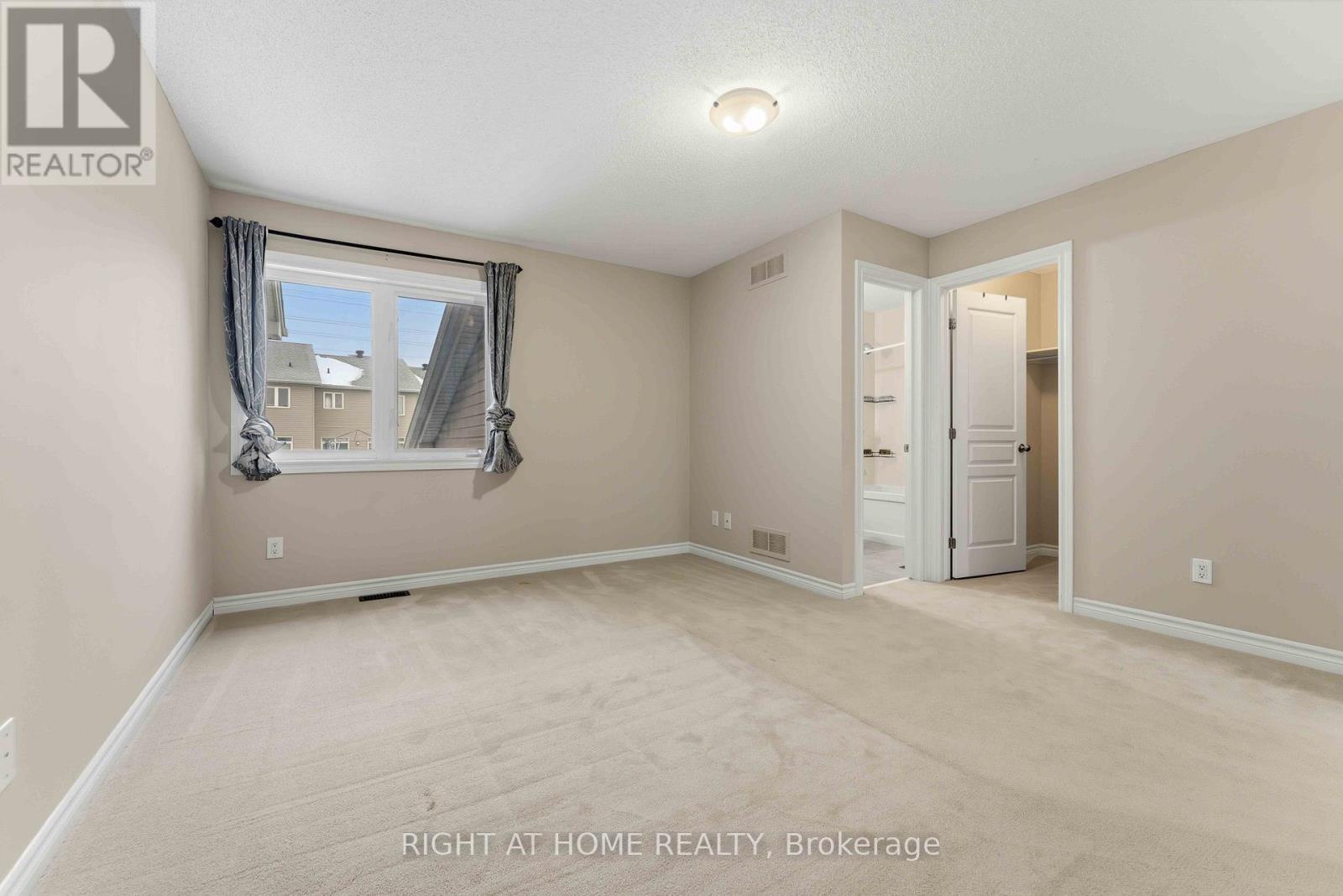 359 Kingbrook Drive, Ottawa, ON - Indoor Photo Showing Other Room