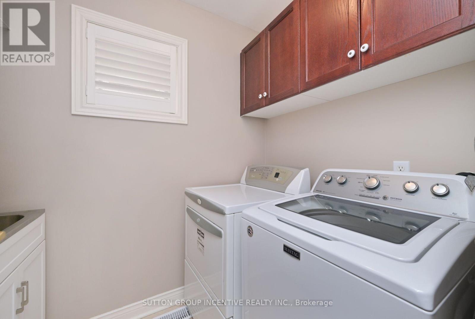 22 - 4 Belair Place, New Tecumseth, ON - Indoor Photo Showing Laundry Room