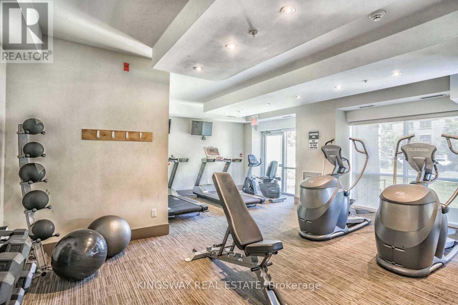 318 - 570 Lolita Gardens, Mississauga, ON - Indoor Photo Showing Gym Room