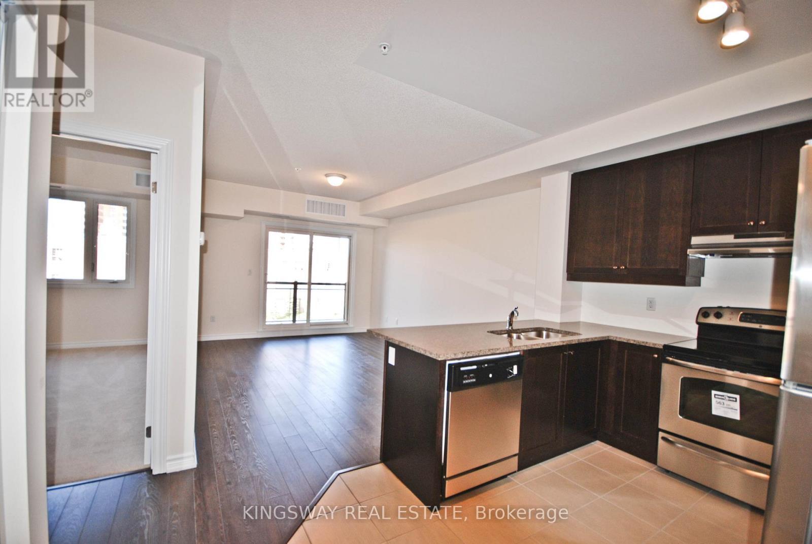 318 - 570 Lolita Gardens, Mississauga, ON - Indoor Photo Showing Kitchen With Stainless Steel Kitchen With Double Sink