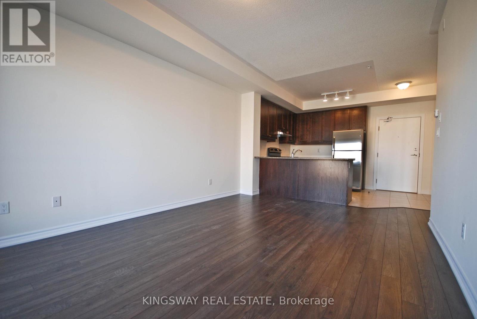 318 - 570 Lolita Gardens, Mississauga, ON - Indoor Photo Showing Kitchen