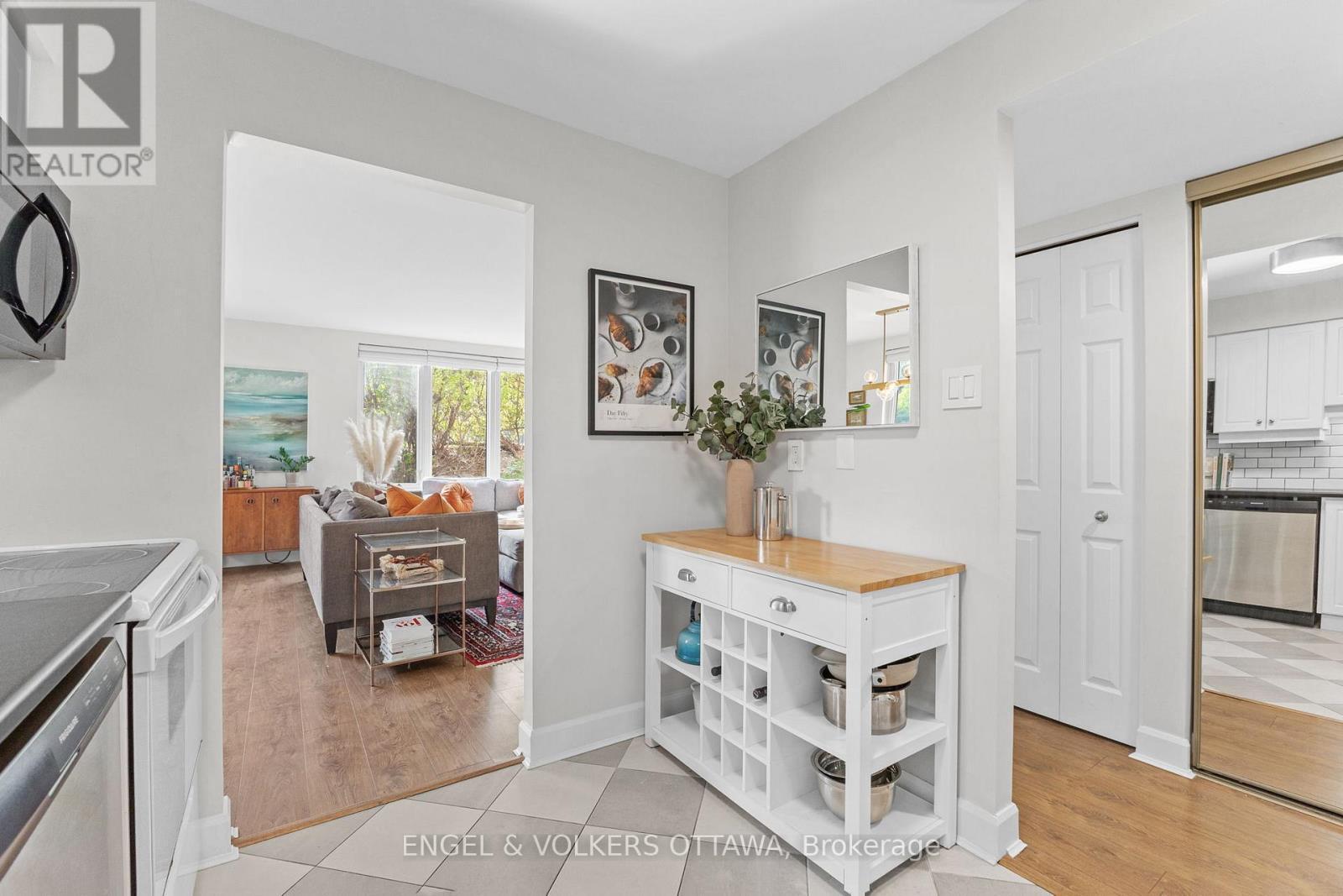 101 - 800 Mckellar Avenue, Ottawa, ON - Indoor