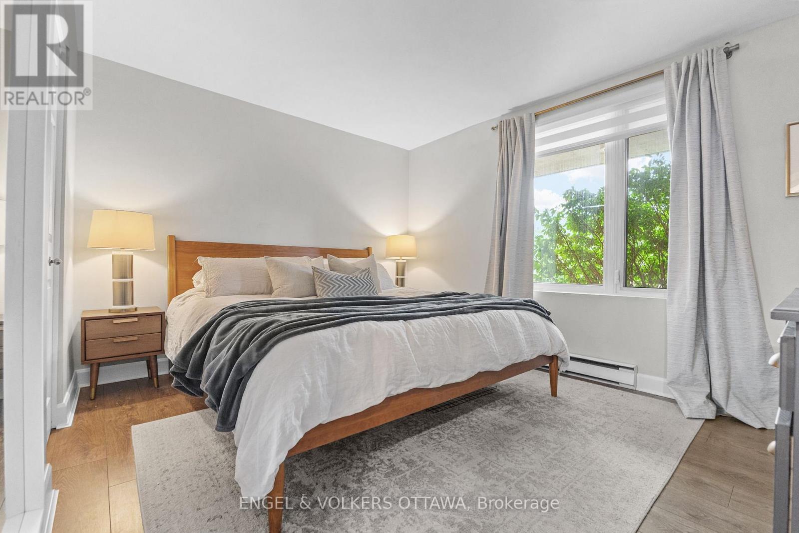 101 - 800 Mckellar Avenue, Ottawa, ON - Indoor Photo Showing Bedroom