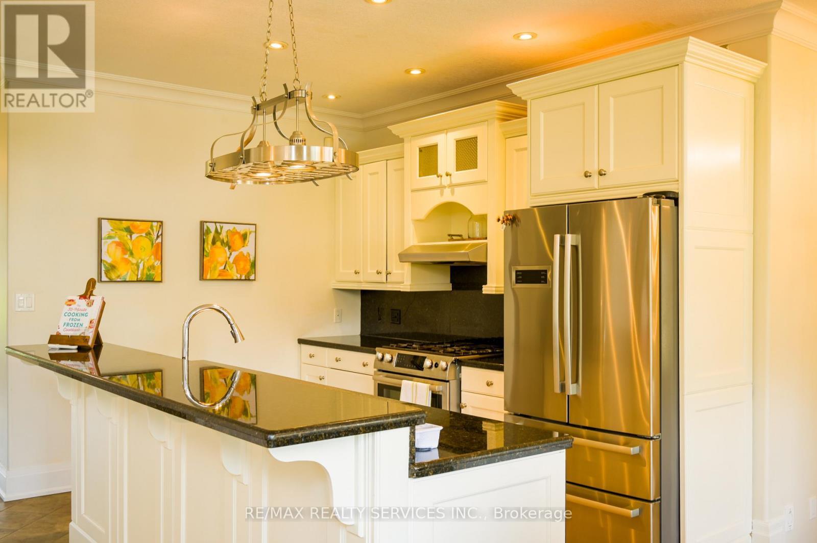 214 Maple Avenue S, Brant, ON