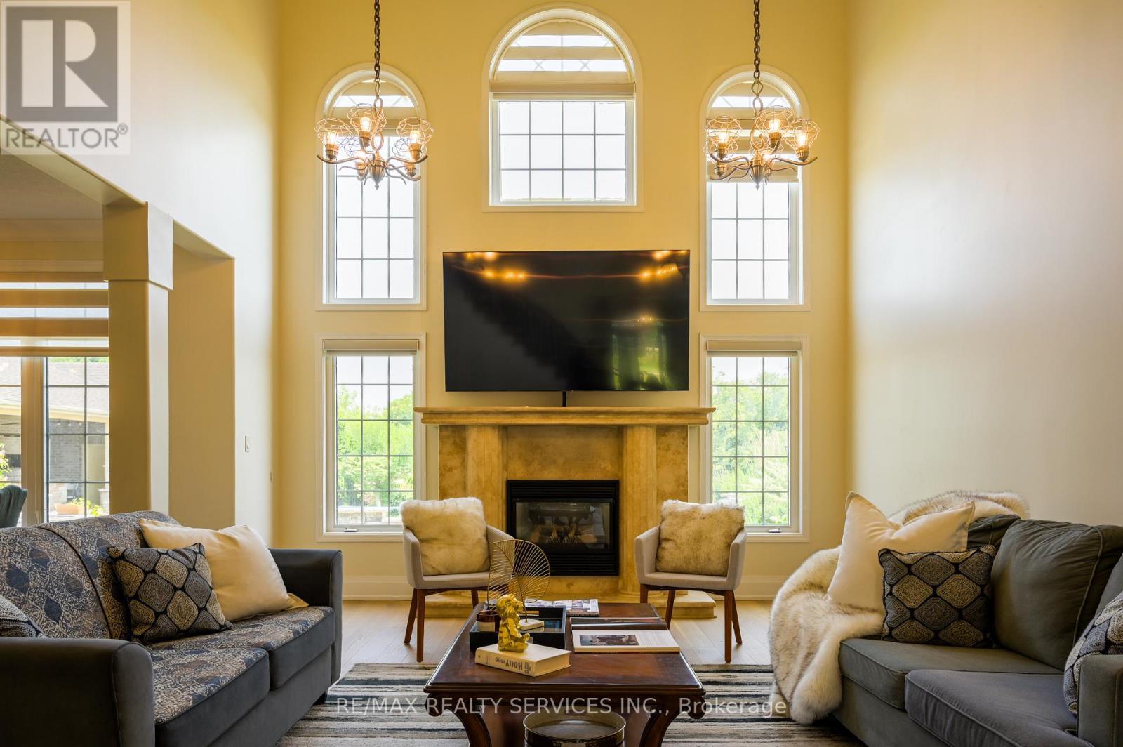 214 Maple Avenue S, Brant, ON