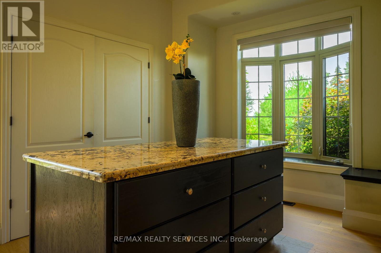 214 Maple Avenue S, Brant, ON