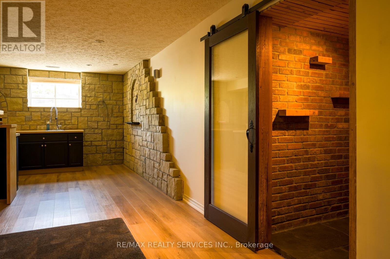 214 Maple Avenue S, Brant, ON