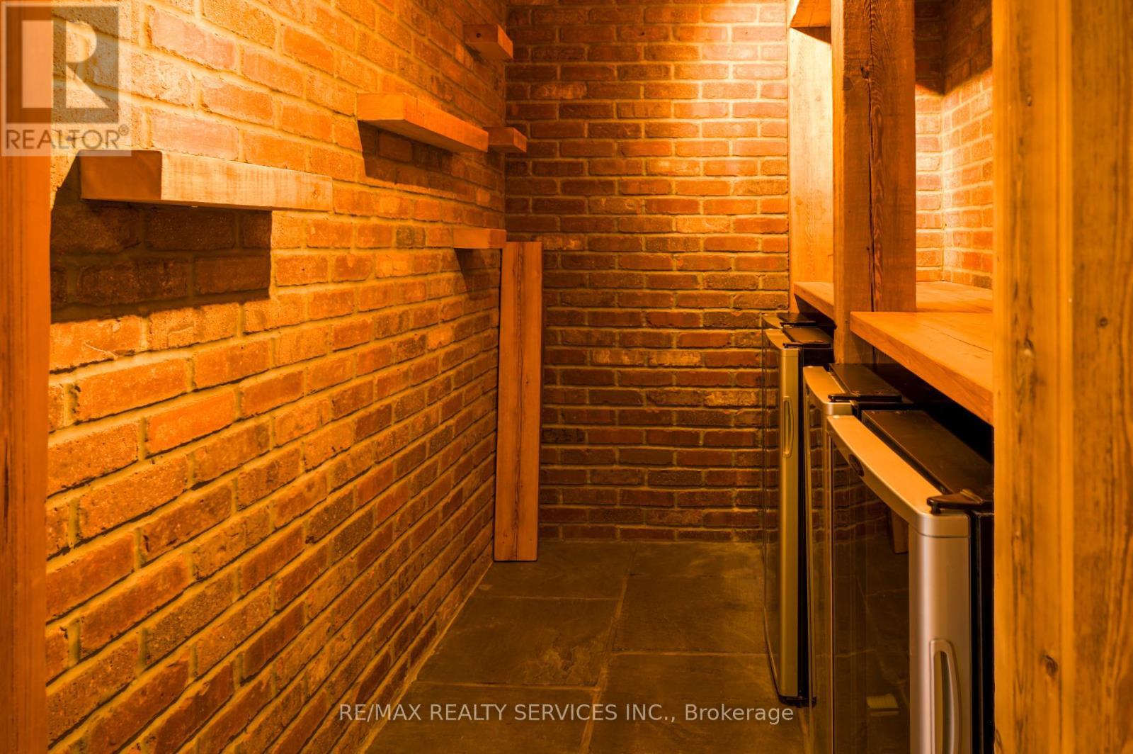 214 Maple Avenue S, Brant, ON