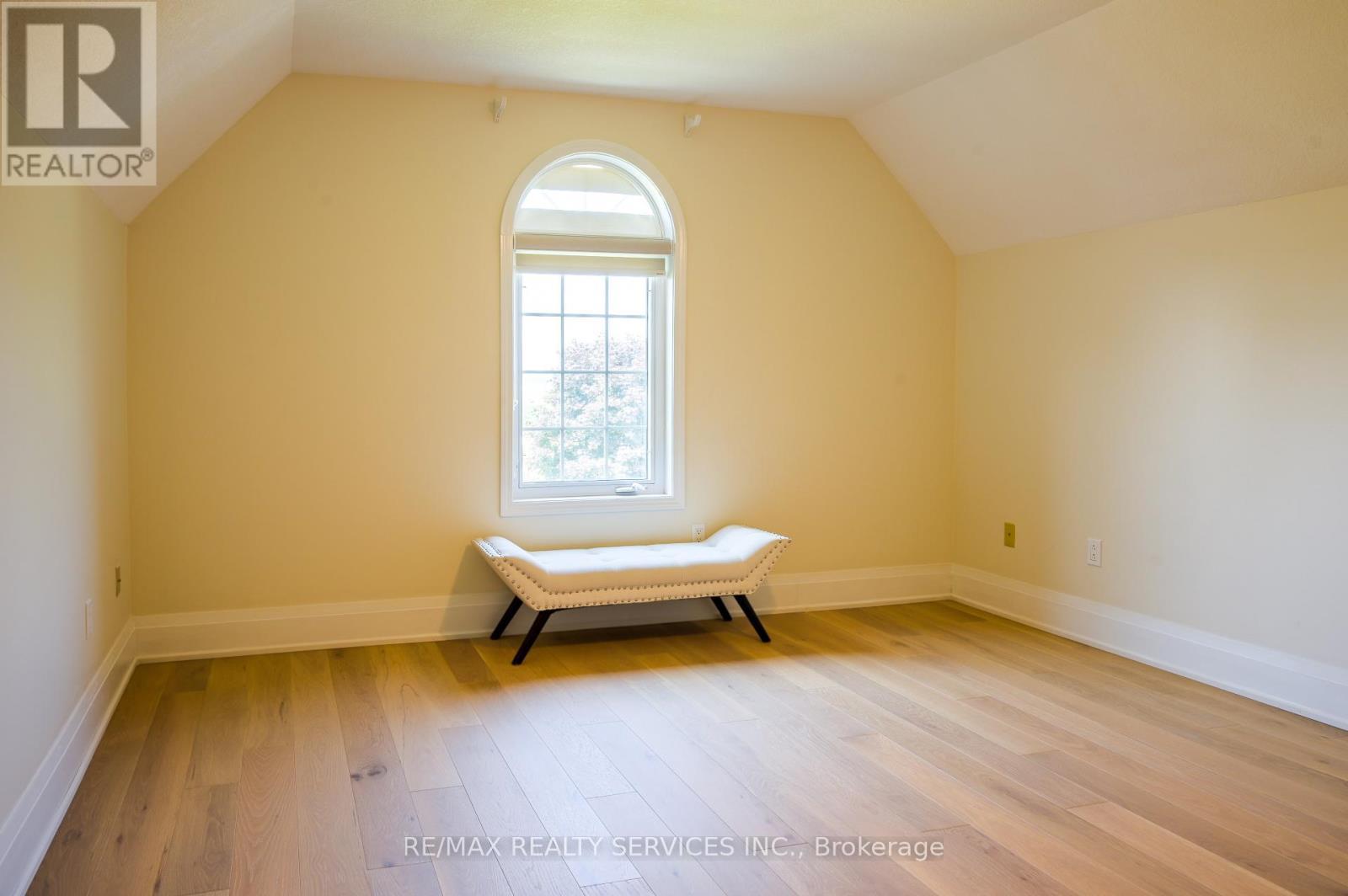 214 Maple Avenue S, Brant, ON