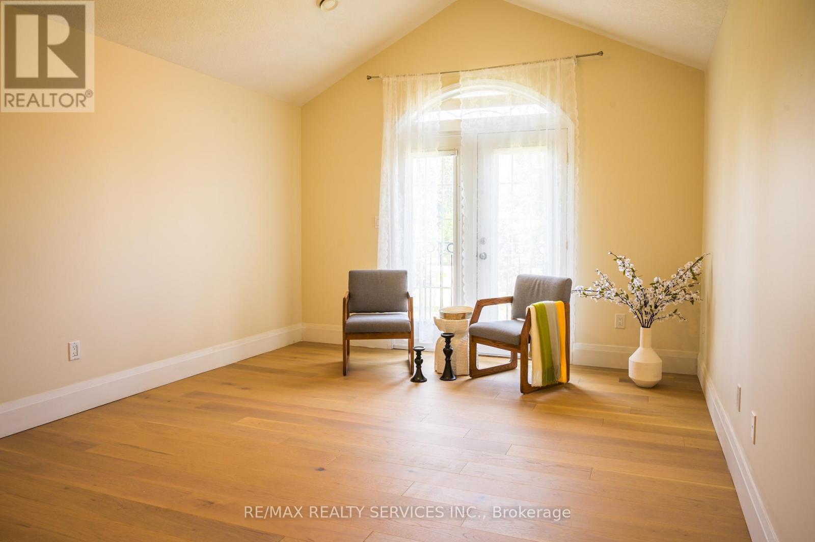 214 Maple Avenue S, Brant, ON