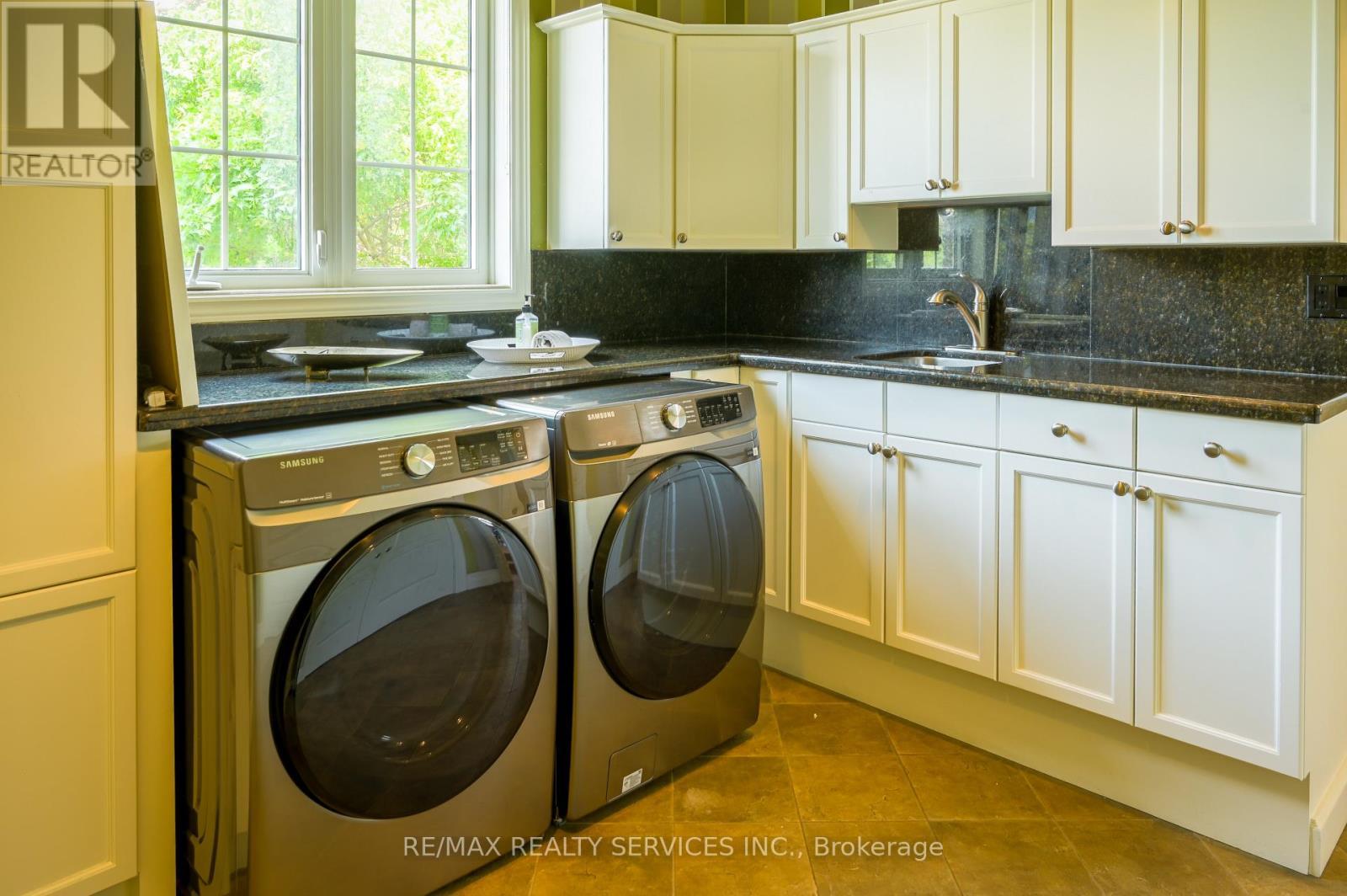 214 Maple Avenue S, Brant, ON