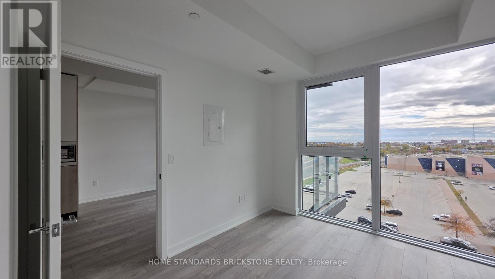 721 - 1007 The Queensway, Toronto, ON - Photo Showing Other Room