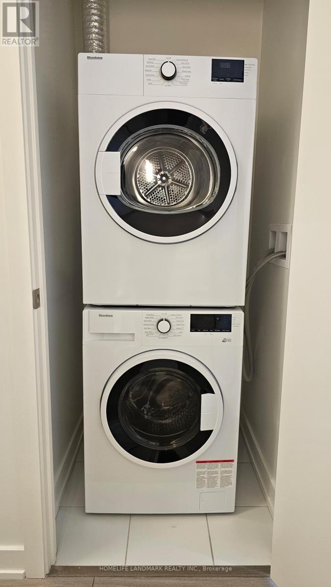 1603 - 110 Broadway Avenue, Toronto, ON - Indoor Photo Showing Laundry Room