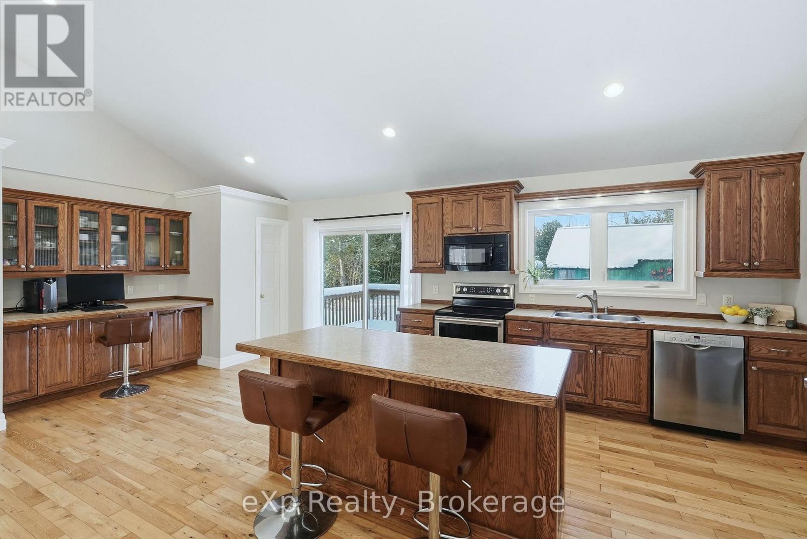 Kitchen - 401309 Grey Road 17 Road, Georgian Bluffs, ON - Indoor Photo Showing Kitchen With Double Sink