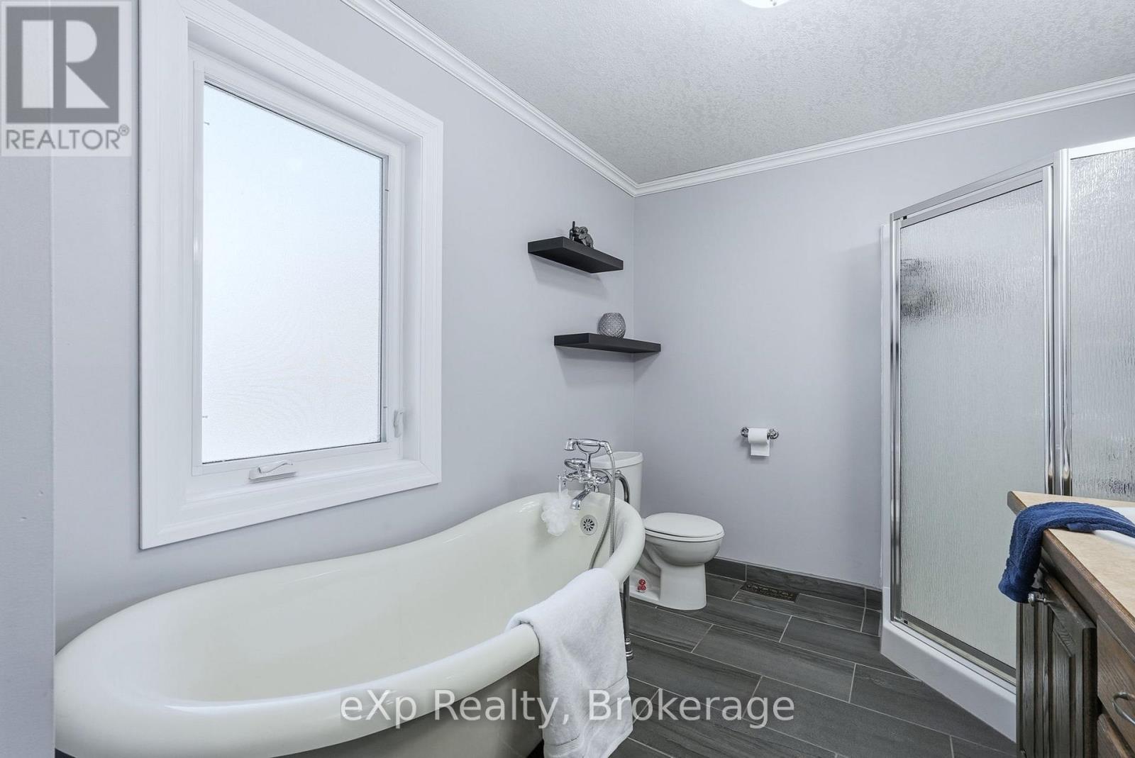 Primary Bedroom 5 pc ensuite - 401309 Grey Road 17 Road, Georgian Bluffs, ON - Indoor Photo Showing Bathroom