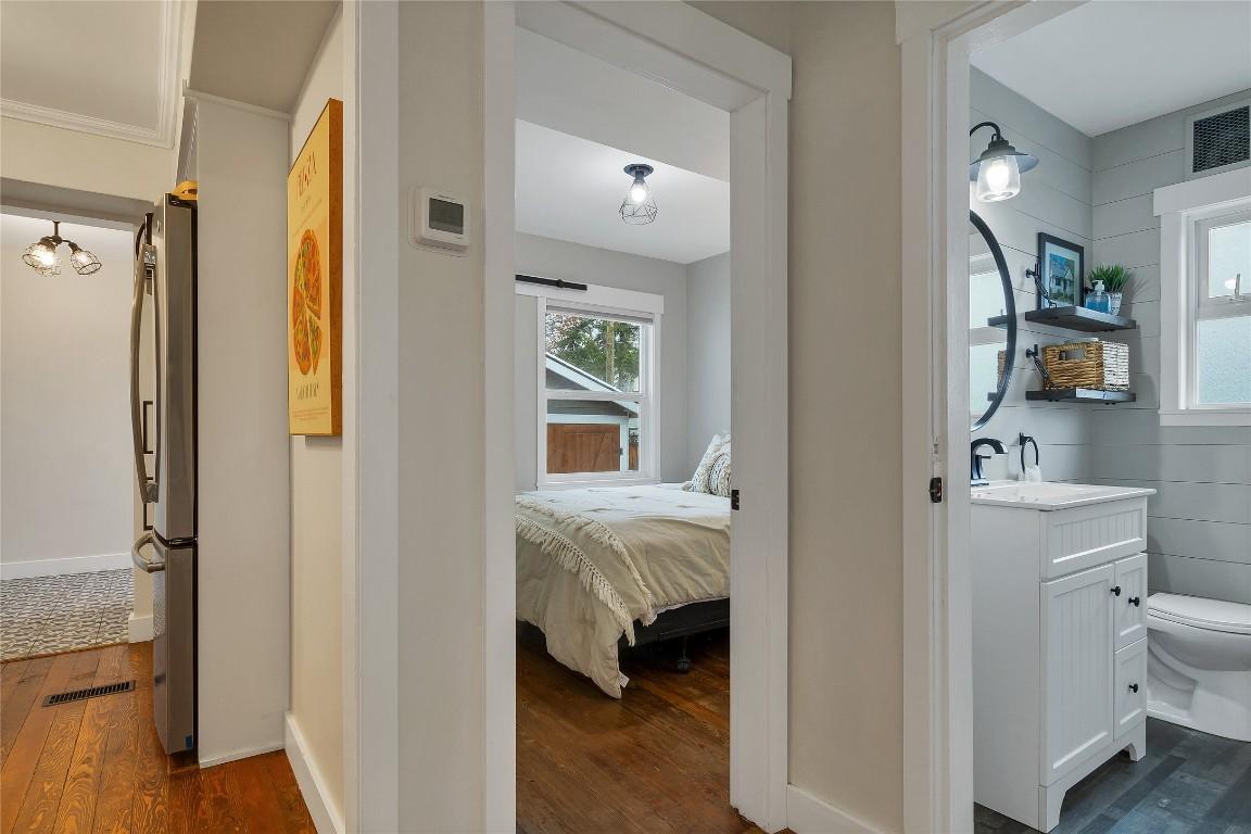 1505 32 Avenue, Vernon, BC - Indoor Photo Showing Bathroom