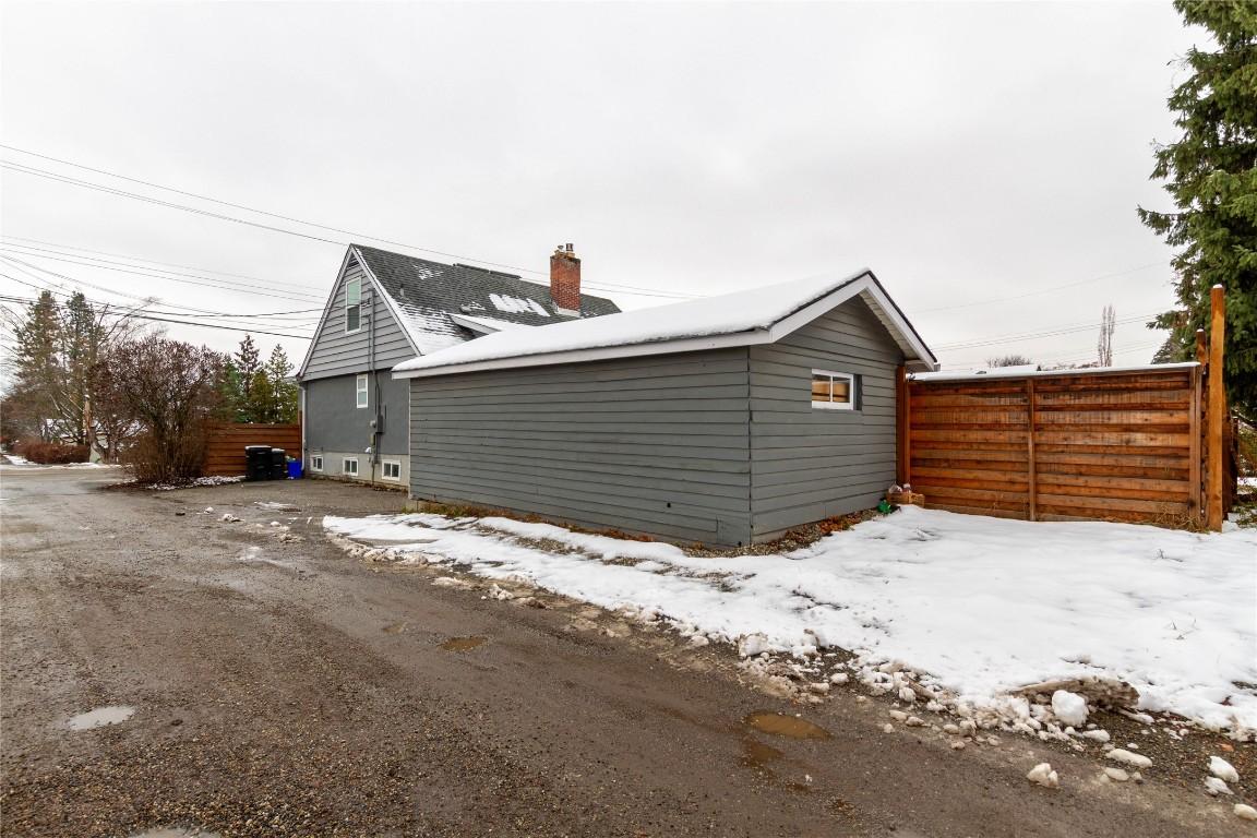 1505 32 Avenue, Vernon, BC - Outdoor With Exterior