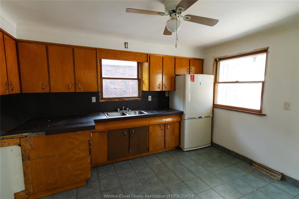 1708 St. Luke, Windsor, ON