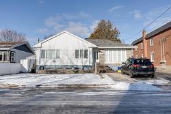 3925 - 3927 4e Rue Laval (Chomedey), QC H7W 2J9