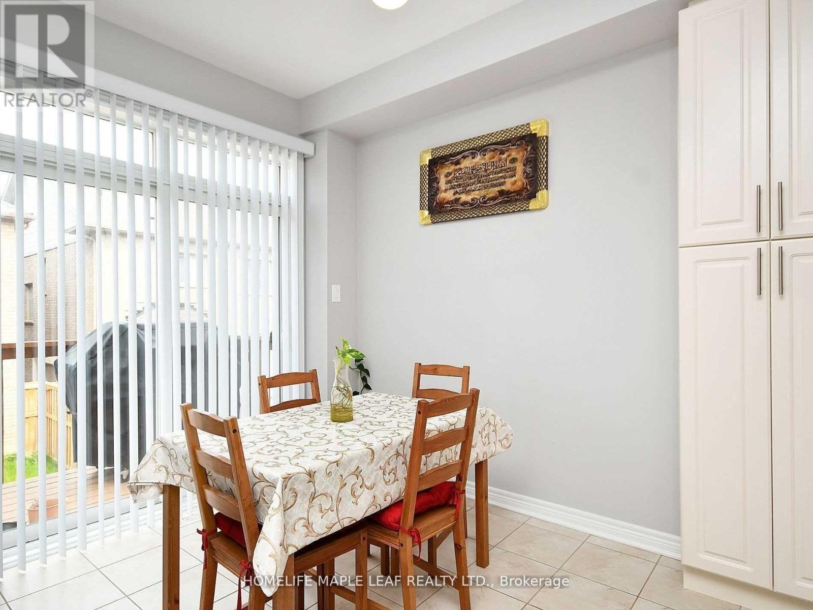 76 Rockman Crescent, Brampton, ON - Indoor Photo Showing Dining Room