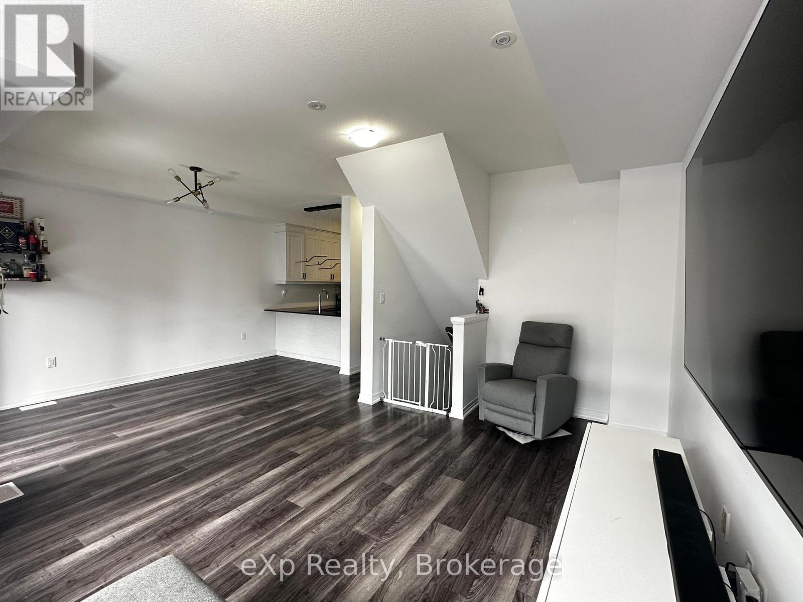 63 - 575 Woodward Avenue, Hamilton (Parkview), ON - Indoor Photo Showing Other Room