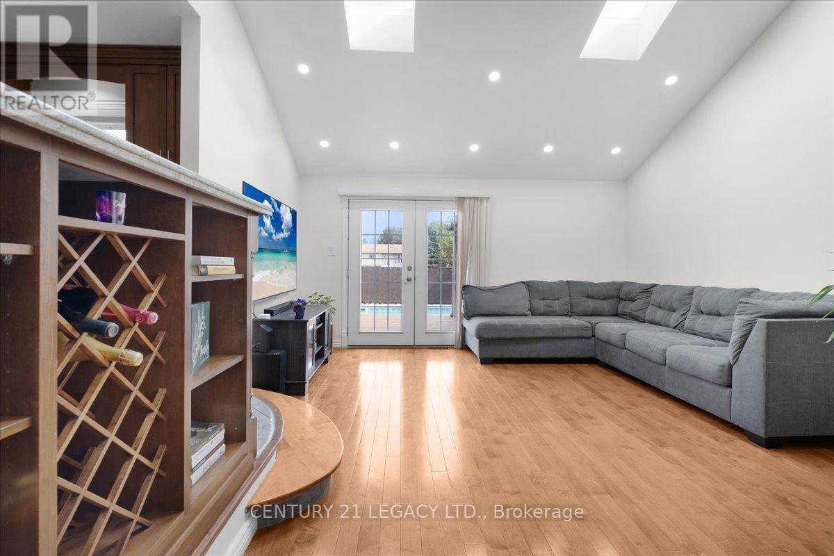 3 Nelson Avenue, Kitchener, ON - Indoor Photo Showing Other Room