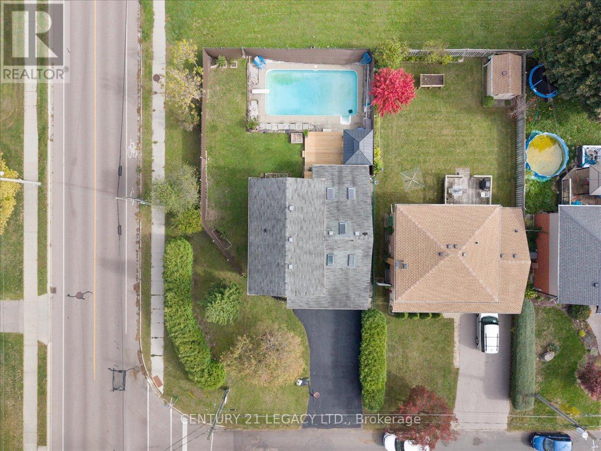 3 Nelson Avenue, Kitchener, ON - Outdoor