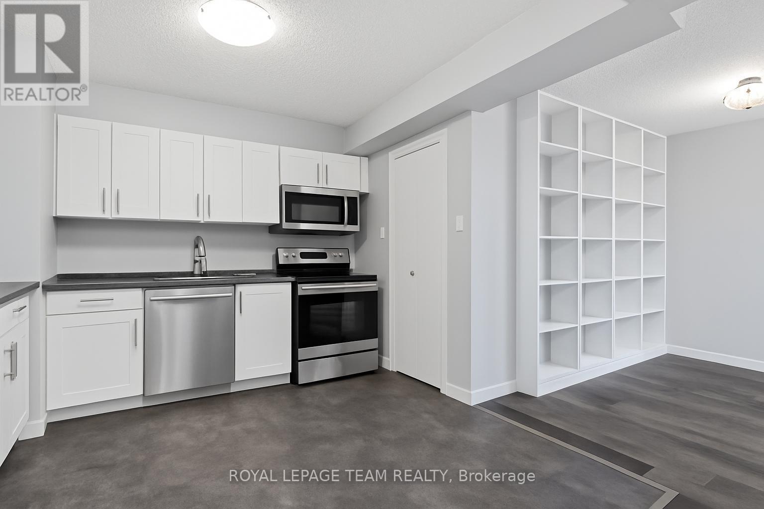 Here see theKitchen Virtually & shelves emptied - 901 - 200 Bay Street, Ottawa, ON - Indoor Photo Showing Kitchen