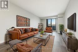 Enhanced version without the right side shelving -