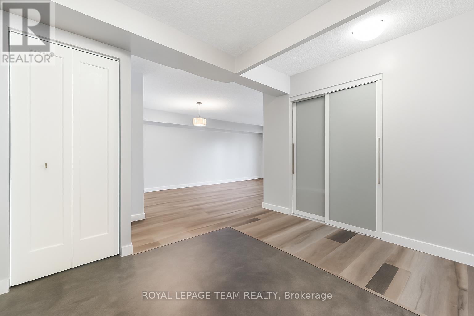 Photo is virtually emptied of to show Laundry Door - 901 - 200 Bay Street, Ottawa, ON - Indoor Photo Showing Other Room