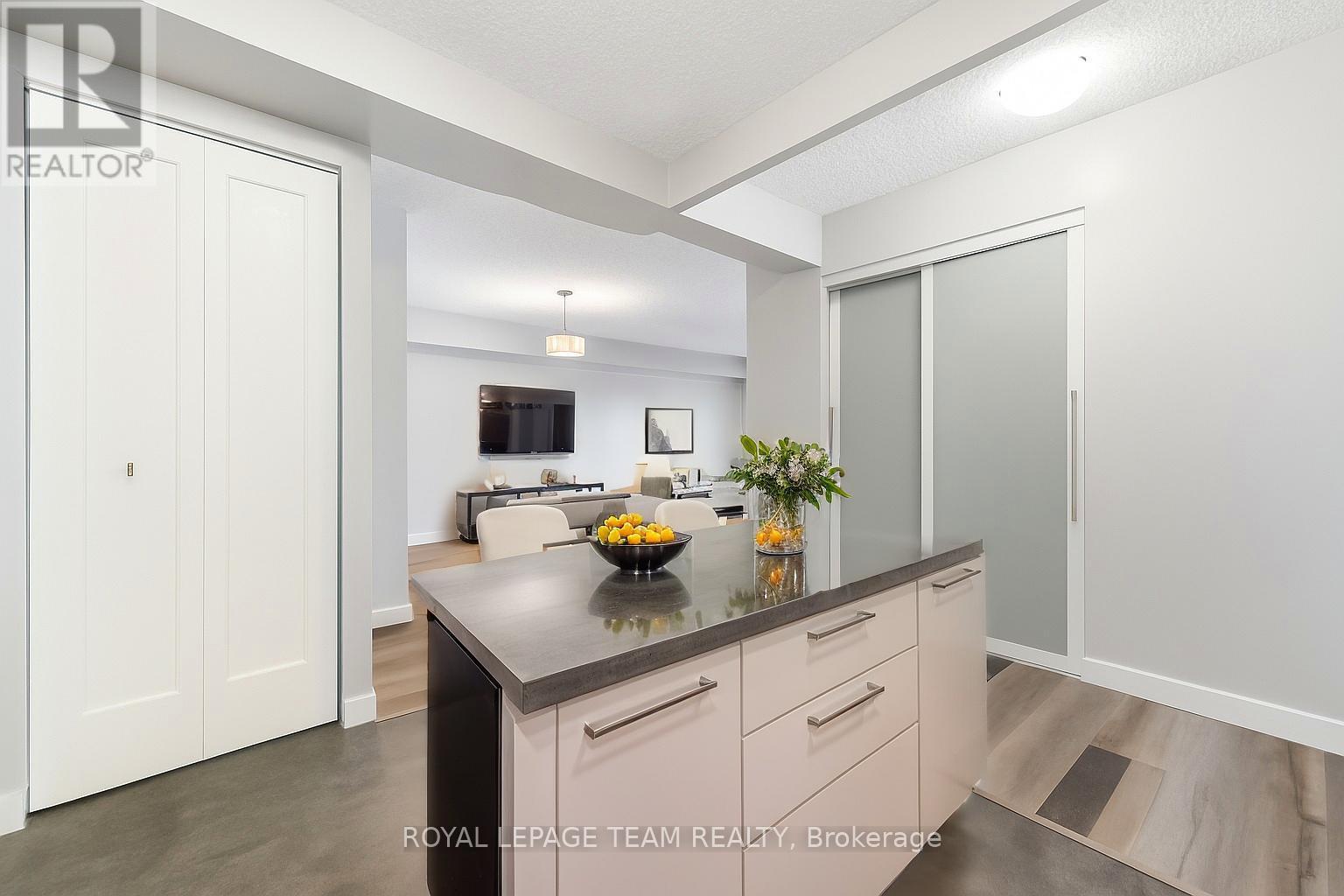 Photo virtually enhanced to furnishings & decor - 901 - 200 Bay Street, Ottawa, ON - Indoor