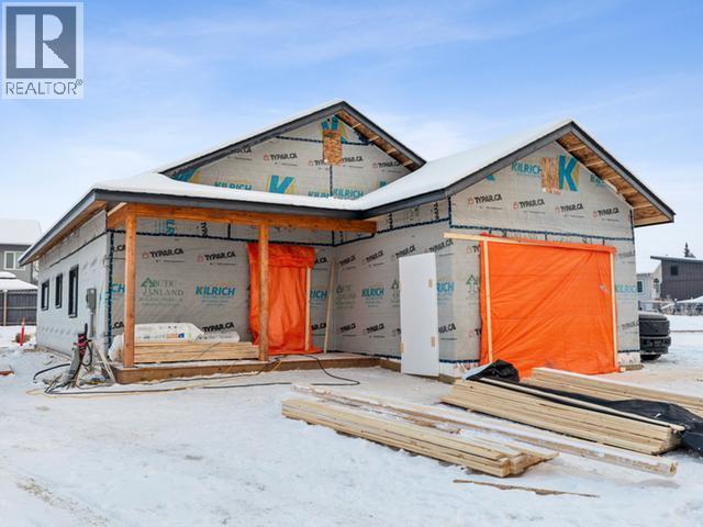 40 Beryl Place, Whitehorse, YT - Outdoor