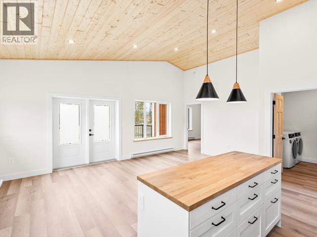 40 Beryl Place, Whitehorse, YT - Indoor Photo Showing Other Room