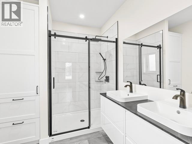 40 Beryl Place, Whitehorse, YT - Indoor Photo Showing Bathroom