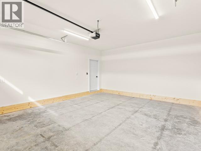 40 Beryl Place, Whitehorse, YT - Indoor Photo Showing Garage