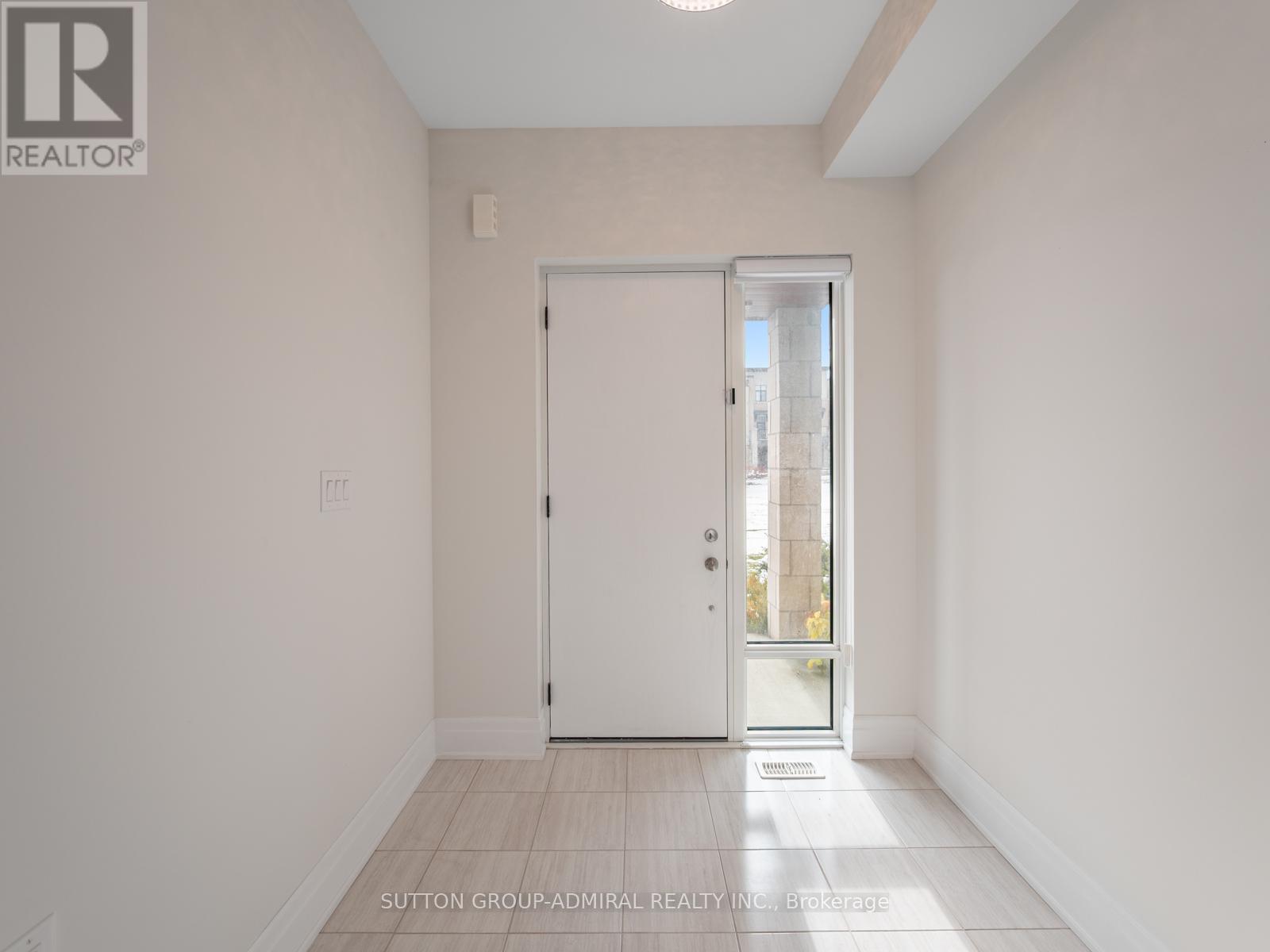 27 Adaskin Avenue, Vaughan, ON - Indoor Photo Showing Other Room