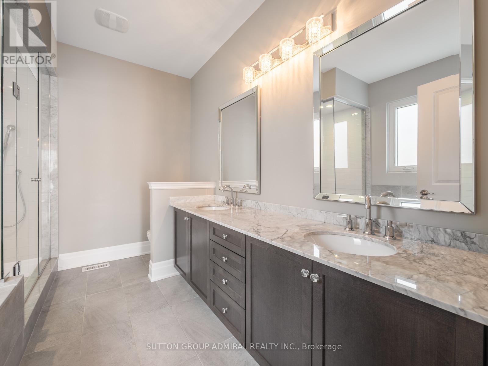 27 Adaskin Avenue, Vaughan, ON - Indoor Photo Showing Bathroom