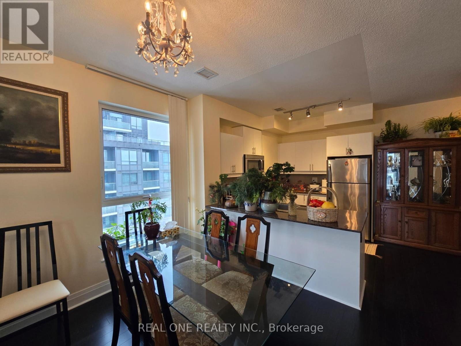 615 - 17 Kenaston Gardens, Toronto, ON - Indoor Photo Showing Dining Room