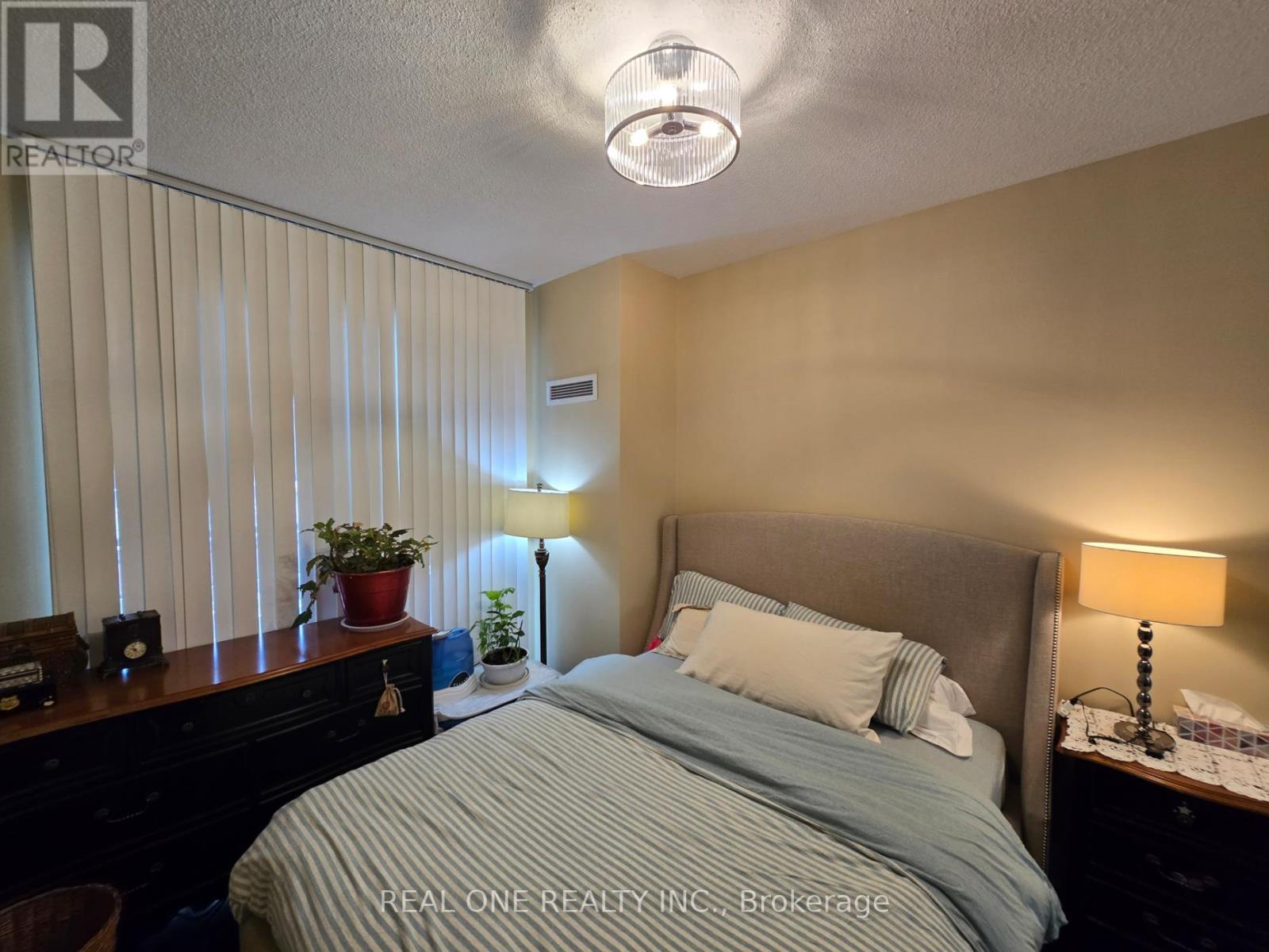 615 - 17 Kenaston Gardens, Toronto, ON - Indoor Photo Showing Bedroom
