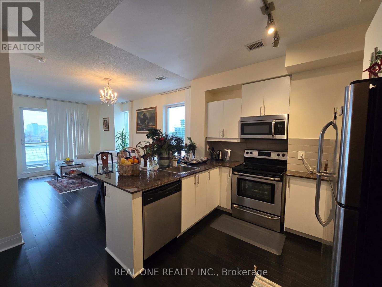 615 - 17 Kenaston Gardens, Toronto, ON - Indoor Photo Showing Kitchen With Stainless Steel Kitchen